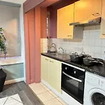 Park Lane Beautiful Apartment